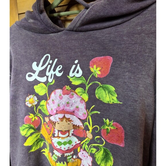 Strawberry Shortcake Hoodie Size Medium Purple Fleece Retro 80's Cartoon - Picture 3 of 6